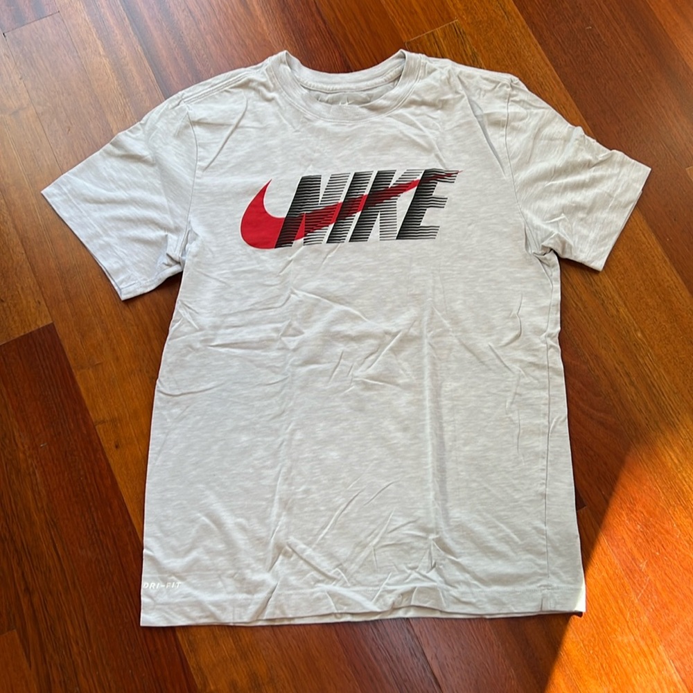 Nike Men’s T shirt